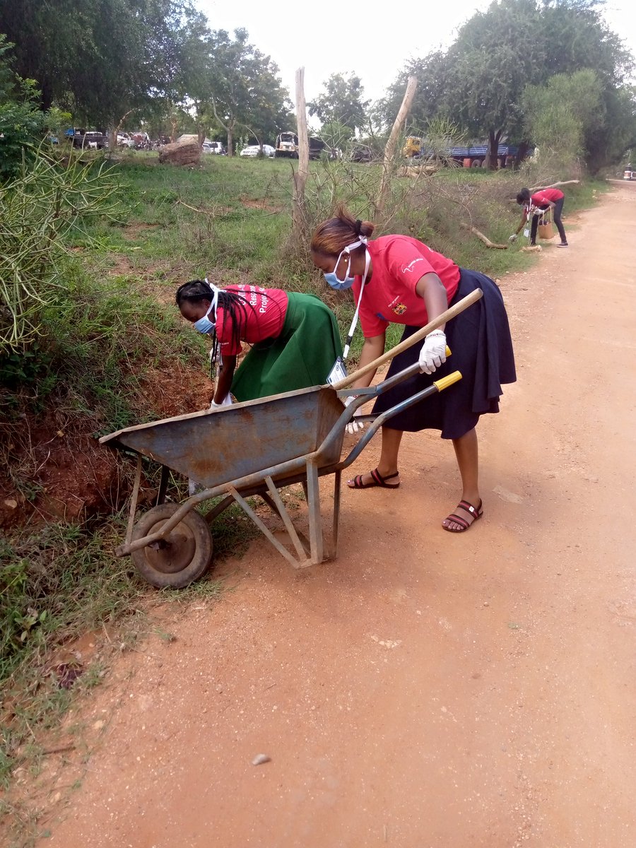 NyagaKellie's tweet photo. @YEDNetworkKe @WHOKenya @EUinKenya @Amref_Kenya Leaders lead by example..let us protect and conserve our environment..
#AngamizaCorona
#YEDNetworkKe
#Amref_Kenya
#KenyaNiMimi https://t.co/ixBa5xIN8N