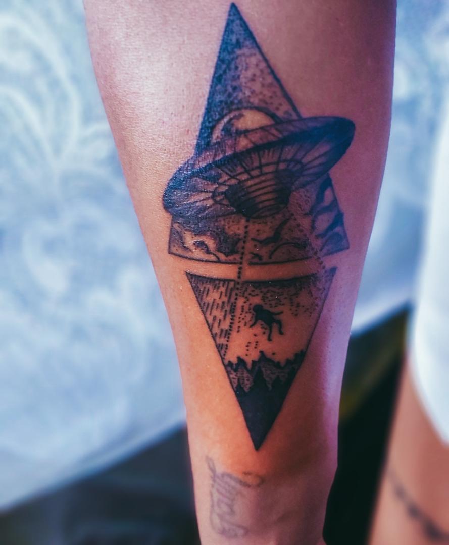 ace_dirty's tweet photo. Recent work🌵💉
Shout out to @Soulfit_Ray for trusting me with this...again 🤣🤣
@CactusInk_ baby..we the ink plugs in Mdubs.
Shamelessly adds link to my music🚶🏽‍♂️:
https://t.co/nBC2MJP4tY https://t.co/mKCjAn41fz