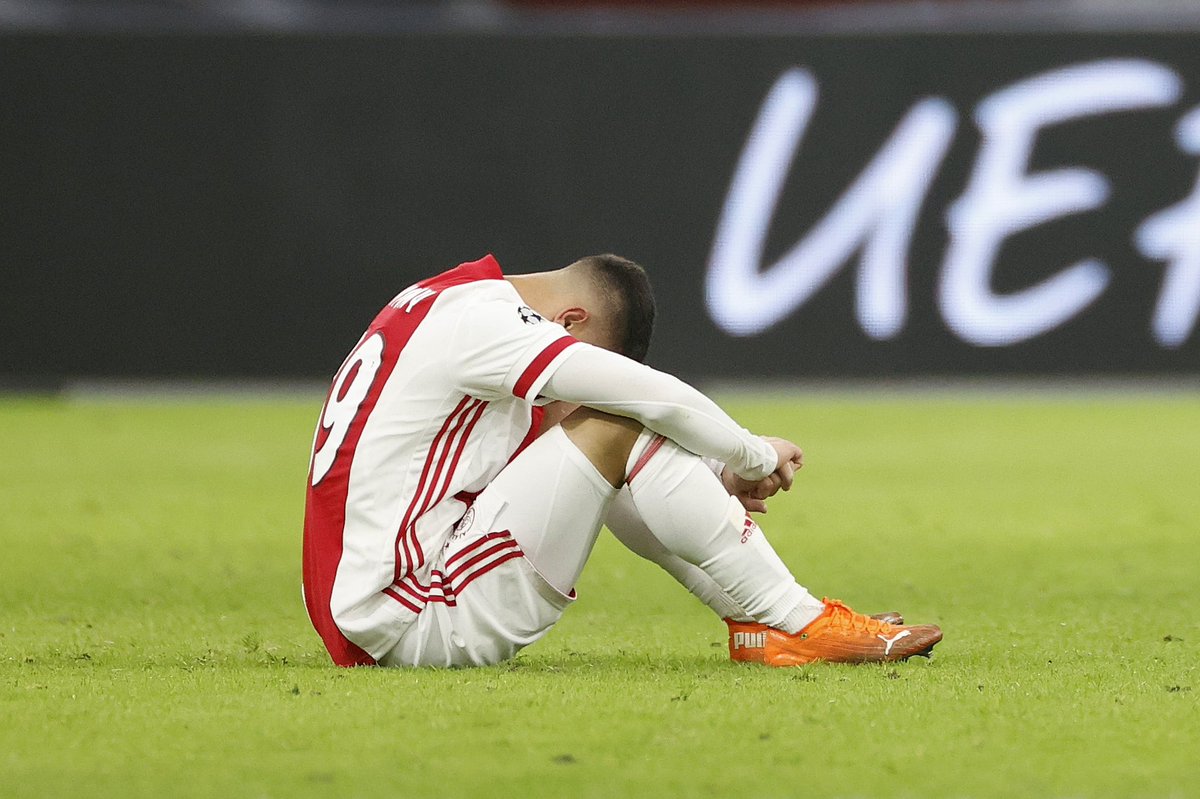 IntraCancha's tweet photo. #GrupoD
La Atalanta le ganó al Ajax 1-0 con gol de Luis Muriel al 85'. #AjaxAtalanta

El Midtjylland y el Liverpool empatan 1-1 con goles de Salah y Scholz. #FCMLIV 

#UCL https://t.co/y8hovc0FL3