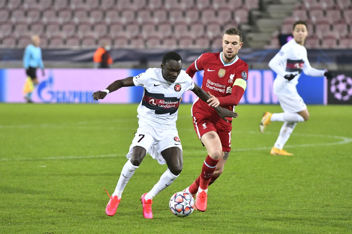 IntraCancha's tweet photo. #GrupoD
La Atalanta le ganó al Ajax 1-0 con gol de Luis Muriel al 85'. #AjaxAtalanta

El Midtjylland y el Liverpool empatan 1-1 con goles de Salah y Scholz. #FCMLIV 

#UCL https://t.co/y8hovc0FL3