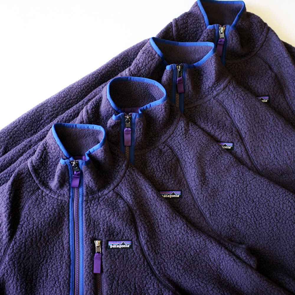 Branch1997 Patagonia パタゴニア より リサイクルポリエステル100 の両面ソリッドシアーリング製の気軽に着用できる温かいフリースジャケット Retropilejacket レトロパイルジャケット Color Ptplが店頭に届いています Size Xs S M