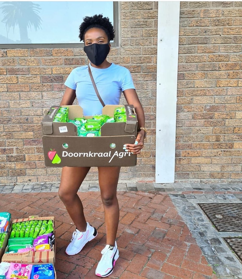 OFitObi's tweet photo. PSA:

Please drop any community, women's homes and children's homes in Gauteng. @_nobsfitness_ @_melaninfit_ will be distributing pads every weekend in January.

RT for awareness, drop a comment if you want to get involved. We have 321 packs of pads to distribute.

#GirlsTalkZA https://t.co/luwyTl2CHO