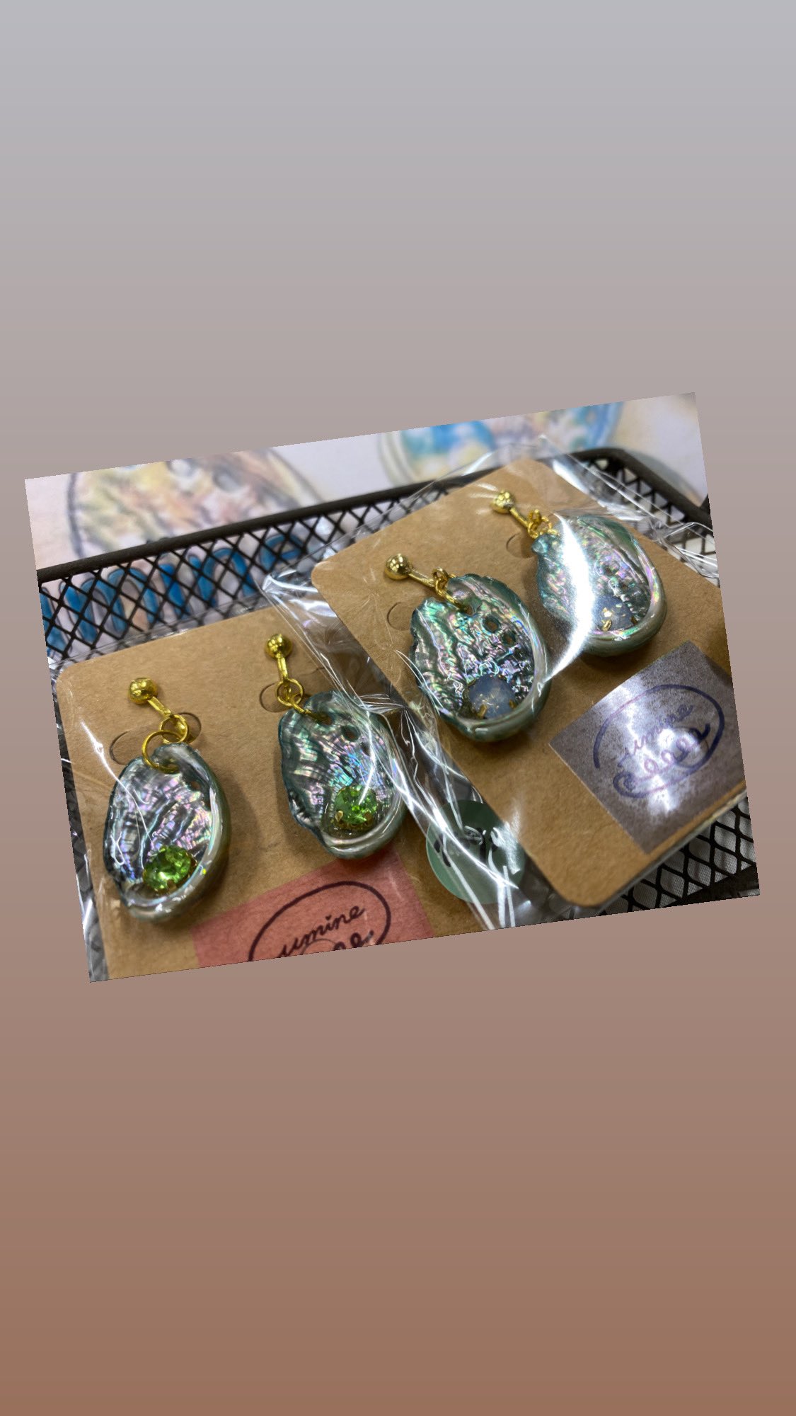 道の駅たろう あわびの貝殻が使われたボールペン イアリング ピアス 貝殻の小物入れ ストラップなど 産直とれたろうにて販売しております アワビは縁起物でもあり 魔除けや 伝染病から身を守る効果があると言われたり