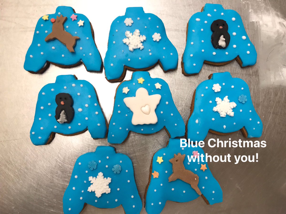 BunnyBakerBake1's tweet photo. Happy Christmas jumper day.
#Gingerbread #ChristmasJumperDay #handmadeinHenley #HOTchristmas #HOTgingerbread #Christmas #shoplocal #shophenley #supportlocal #henley #bakers #baking #lawlorsthebakers #bakerbyname @thebakingnanna1 @henleyherald @thehenleylarder @LoveHenleyInfo https://t.co/9PeKhLDaFs