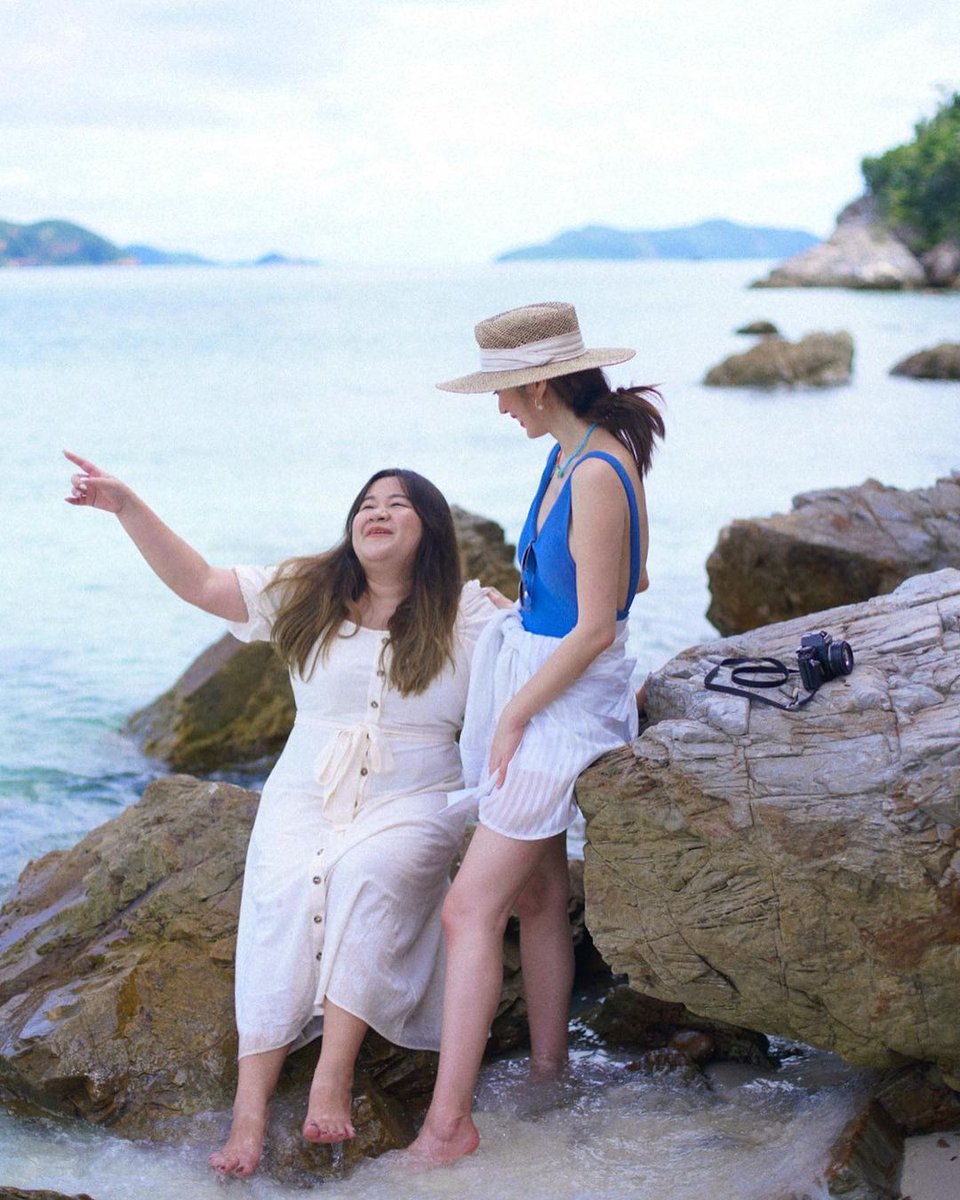 Fanny_Taeyeon's tweet photo. "อยู่แห่งไหน เธอจะมีฉันผูกพัน จะไม่ลืมกัน หากเดือนจะจางจะไม่มีทางให้เธอได้ไกลห่าง เราจะเดินร่วมทาง ไปสู่ฝันด้วยกันตลอดไป"🍁🍂  

สิ้นเดือนชั้นจะไปทะเล ชั้นจะไปตามรอยคุณ #ฐิสา ��

IG:thivaritthisa🙏 https://t.co/W24LMJLrSp
