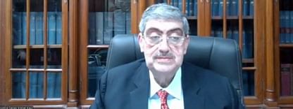 barandbench's tweet photo. Justice Sanjay Kishan Kaul : I dont know what has happened to the jurisprudence of this Court. If you are granted bail you come here, if you are not granted bail you come here. Atleast keep in mind the jurisdiction of this Court.
#SupremeCourt
#SCobservations https://t.co/eTXkLtenJH