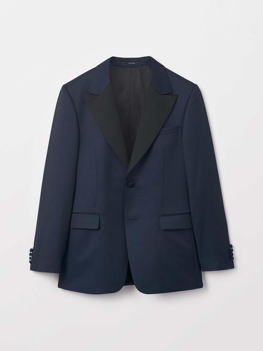 byeightywingold's tweet photo. This holiday season calls for effortless classics with a touch of glamour that make staying home for the holidays, a little more festive. 
#tigerofsweden #holidays #virtualholiday #ShopLocalto 

Choose from our curated selection of #Zoom-ready looks. https://t.co/1LloBBdVX8 https://t.co/vQpb8k6M0B