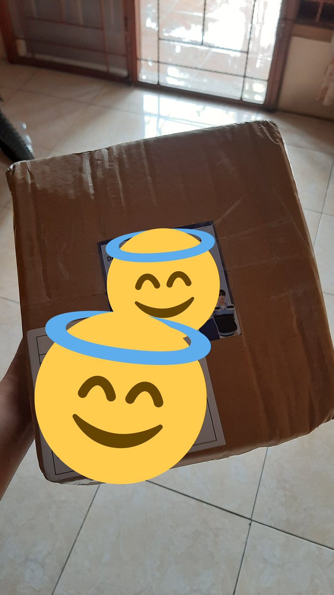 biue_scene's tweet photo. Paket dari @NFiaProjectlNA sudah datangg!!! Banyak banget isinya huhu 😭💞

Thankhyou so much for the freebies
@harp_seungjjang @SH_1031_sdy @NFiaofficial 

@SAIBchessie @Hwengbbit95_ @franchukie @soyaisland @nvidams 😭💞 https://t.co/bFn9xqjKds