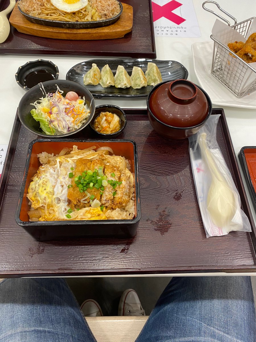 MheeSnakeHead's tweet photo. ยาโยอิ หมูหย่อยๆ ก่อนทำงาน #แหลมฉบัง  #ชลบุรี  #บางแสน  #fwbชลบุรี  #ศรีราชา https://t.co/uRsQ0TL2Ll