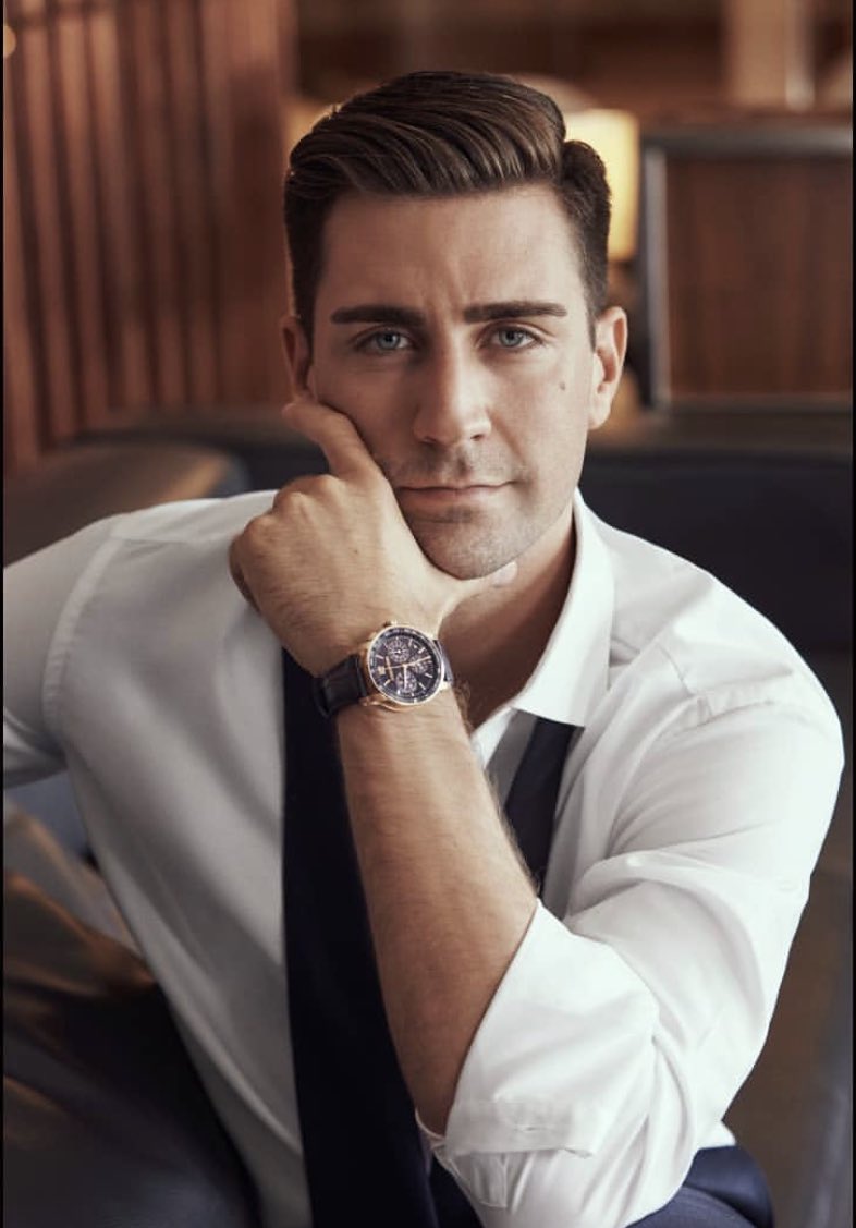 Onlayn tomosha qiling: Qiz qattiq porno kastingga kiradi