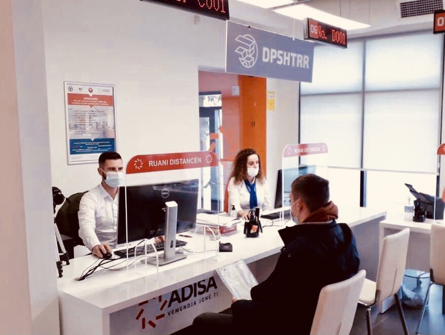 dpshtrr's tweet photo. DPSHTRR edhe te ADISA Krujë!
✔️8 procedura
🛎107,778 shërbime në vit
Lehtësi për 18,328 drejtues mjeti! Eliminim:
❌86 km vajtje-ardhje (Krujë-Durrës)
❌94 minuta vajtje-ardhje
Më pranë qytetarëve!
https://t.co/obum8QLDlo
👉☎️0800 0118
#ADISA #VëmendjaJonëTi #ShërbimePublike #MIE https://t.co/CYDRrsg5q1