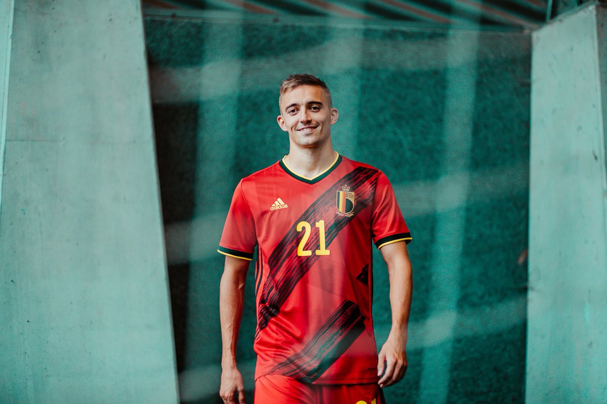 BelRedDevils's tweet photo. Is it going to be a white or red Christmas? ⚪🎄🔴
Get your shirt now 👉 https://t.co/bGN9yZ0LqR #Ad https://t.co/WoIY06YOAt