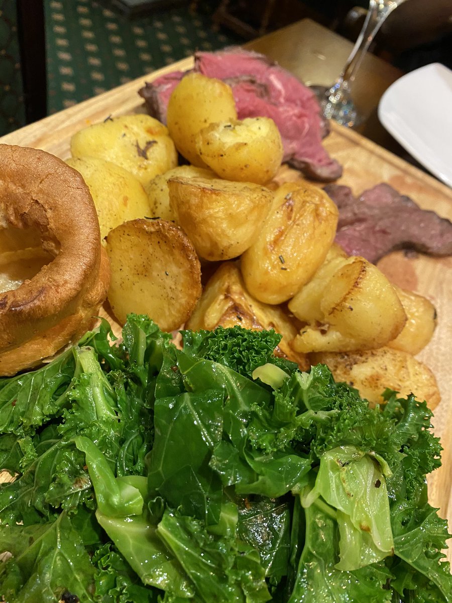 Anyone looking for the perfect little food getaway this weekend then head to The Waggon &amp; Horses. Manchester road Eaton. CW12 2JD. THE most perfect Sunday lunch and a huge variation of food. ( I’ve been twice this week ) #congleton #food #heaven #eatout #eaton <a href="/VinAcatering/">VanillainAllSeasons</a> bravo