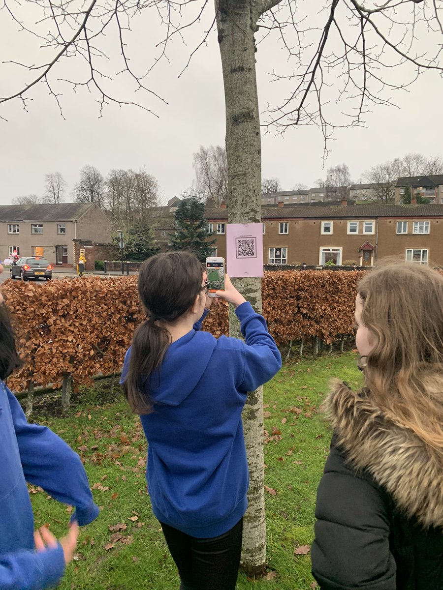 pe_davis's tweet photo. My second years absolutely loved developing their teamwork skills during our orienteering lesson yesterday! 🗺 @SHS_PhysEd 
Highly recommend the iOrienteering app for anyone keen to try something different! https://t.co/7zIbnI7e6Z