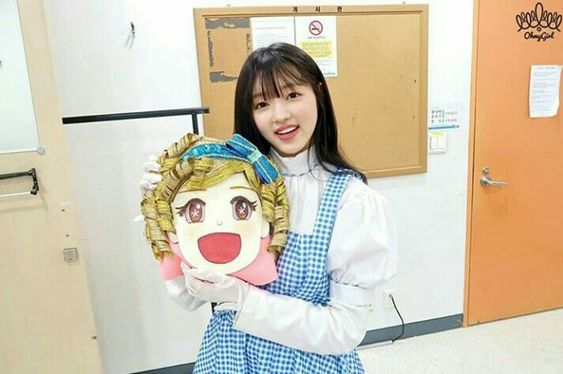 ひろりん マスクオフの堂々っぷりとポージングからすると アイドルの方でしょうか 紙製にも見えるマスクと 白手袋のチープさに そこはかとなくそそるものを感じるのですが 拾い画ですがどうぞ ひろりん マスクオフの堂々っぷりとポージングからすると アイドルの方でしょうか 紙製にも見えるマスクと 白手袋のチープさに そこはかとなくそそるものを感じるのですが 拾い画ですがどうぞ