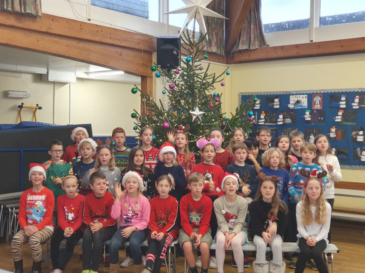Standcofe's tweet photo. Classes across the school performed Christmas Carols today, which have been recorded to share with residents in local care homes and parents. https://t.co/tMWrwXqM3n