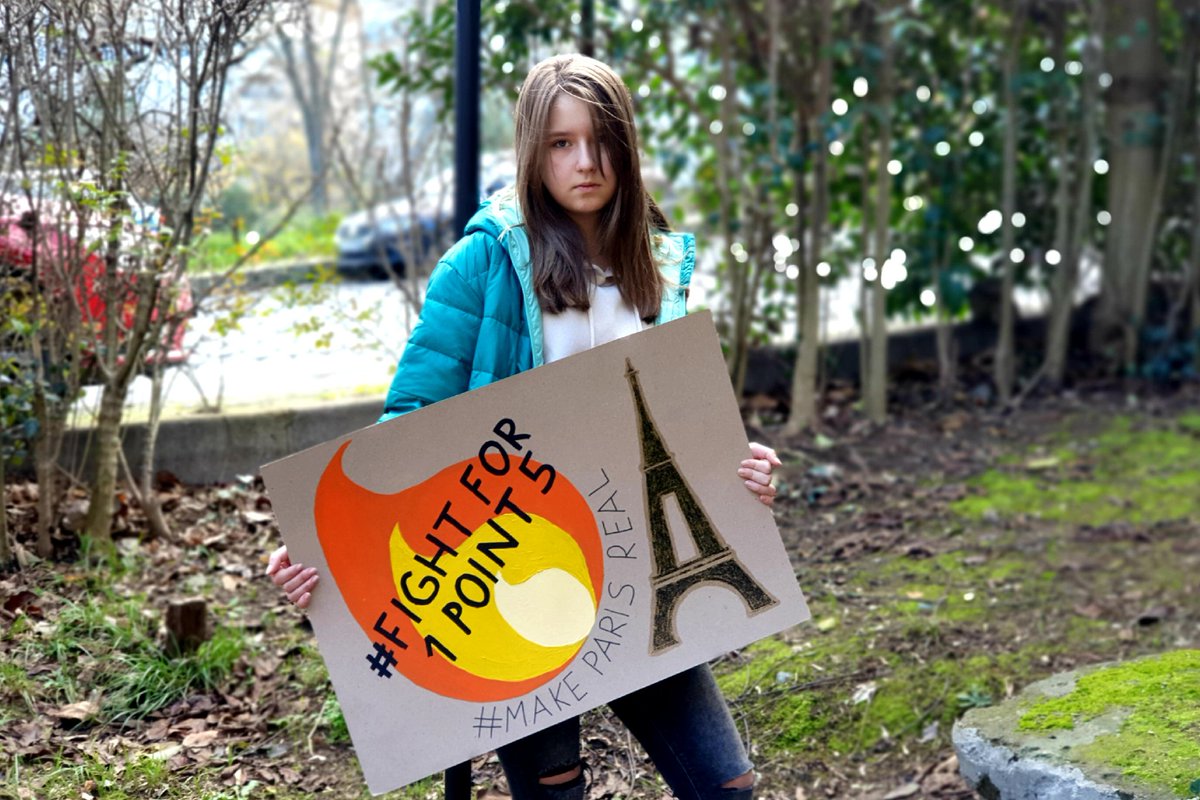 My 90th week on #ClimateStrike 🌍 Throughout the last 5 years, we moved dangerously closer to 1.5°C of global warming. While we still have a chance, we expect our leaders to take the right measures, and make us reach the Paris Agreement 🌍 #FightFor1Point5 #FridaysForFuture