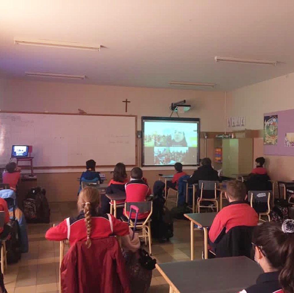 cristoreyva's tweet photo. Los alumnos de Quinto hemos tendido la visita virtual de @redincola Nos han enseñado cómo ayudar a los que más lo necesitan en estas fechas tan señaladas.
#cristoreyvalladolid #redincola #educación #acogerte https://t.co/HKB00Lq5ka