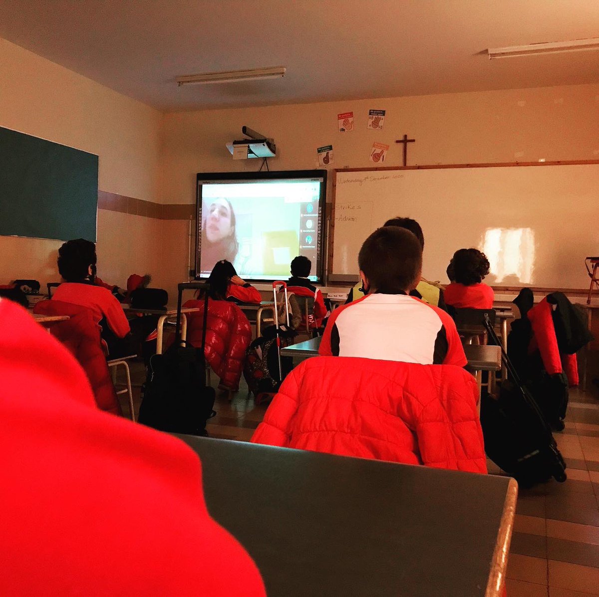 cristoreyva's tweet photo. Los alumnos de Quinto hemos tendido la visita virtual de @redincola Nos han enseñado cómo ayudar a los que más lo necesitan en estas fechas tan señaladas.
#cristoreyvalladolid #redincola #educación #acogerte https://t.co/HKB00Lq5ka