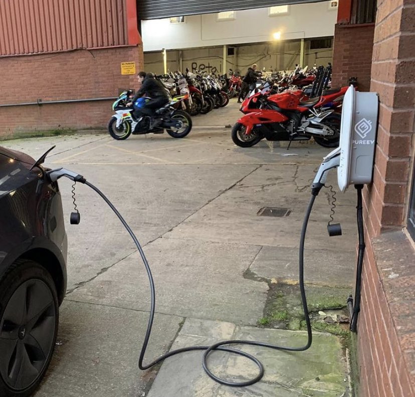PureEVofficial's tweet photo. 22KW Zappi also installed by our team. This customer was able to benefit from the £350 OLEV Grant under the Workplace Charge Scheme.⁣
⁣
- O-PEN Protection✔️⁣
- Pincode Lock✔️ ⁣
- Load Management ✔️⁣
- App enabled ✔️⁣
⁣
🔌🔋🚙⚡️ ⁣⁣ https://t.co/Kq4O6Opvvm