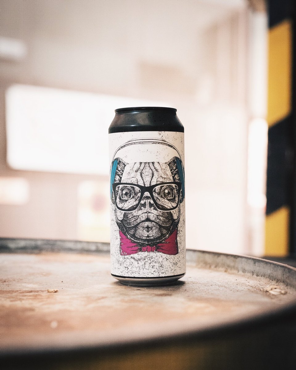 "BE YOURSELF" is one of the many beers you can take home with you if you swing by our Pop-Up shop (on Fridays we open at 14h!). A West Coast IPA, 6.5% ABV and Cascade, Centennial, Citra &amp; Cashmere hops. 😋🍻🤙 #EdgeBrewing