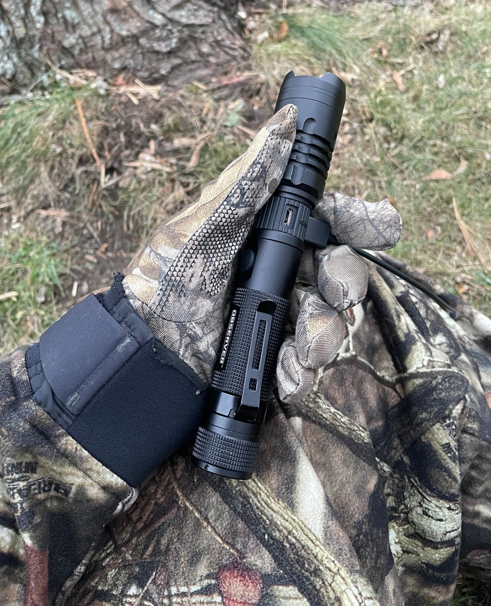 ObserverTools's tweet photo. Have you ever seen a floating flashlight in the wild?!😲 😂
Thank you, Devin for sharing this. If you recently received your FL1000 and are interested in seeing your photos on our page, just reach out!  
.⁠
.⁠
.⁠
https://t.co/cljQYG7A7W #ToolsWithoutCompromise #ObserverTools https://t.co/ttkjzQN66I