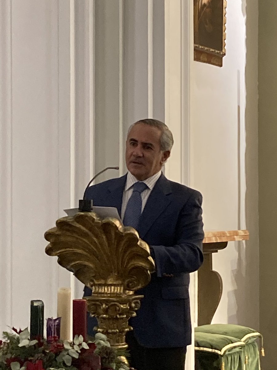 rociodetriana's tweet photo. Estimado Hermano:

En la tarde de ayer, tuvo lugar la presentación de la obra que ilustrará la felicitación navideña de la Hermandad del Rocío de Triana, realizada por el pintor Manuel Mena Bravo, @ermena7 hermano de nuestra corporación. https://t.co/zuJBqE0Uk2
