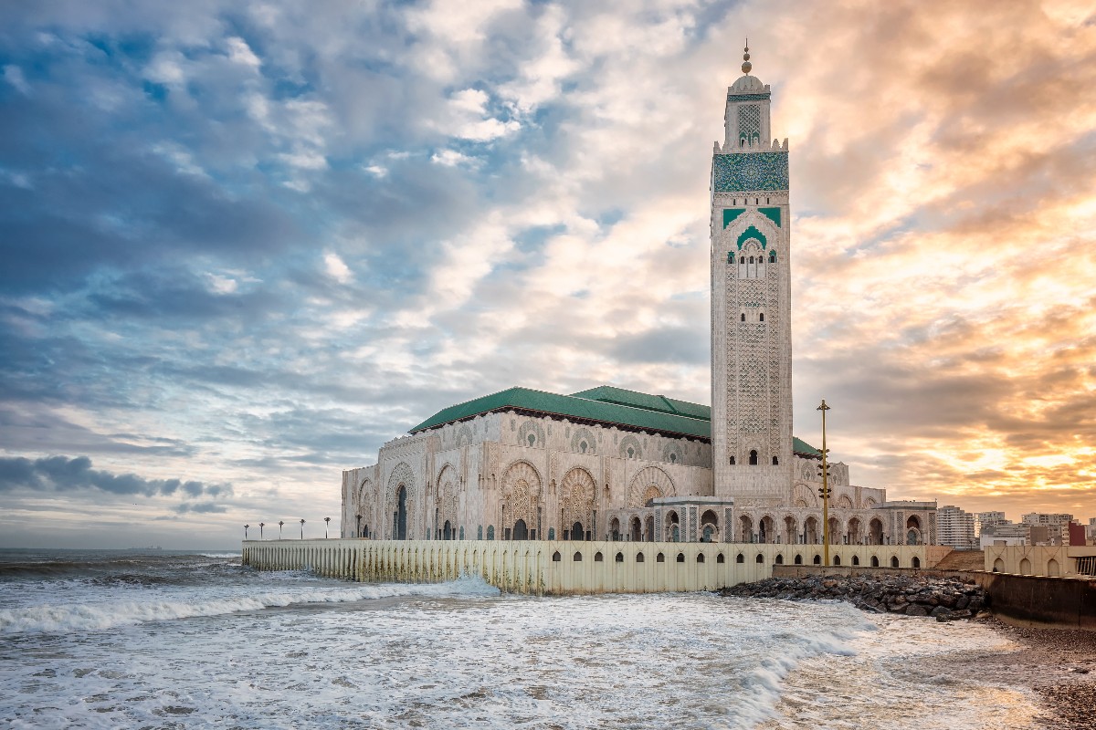 pennyappeal's tweet photo. 📍 Casablanca, Morocco.
Our #MasjidoftheWeek is Hassan II Mosque!
☪️ The Hassan II Mosque is the largest functioning #mosque in Africa and the seventh-largest in the world! https://t.co/1FlKlRqxg2