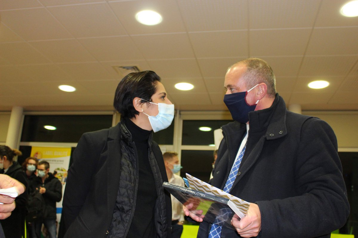 🇨🇵 Quel honneur que Madame la Secrétaire d'État chargée de la jeunesse et de l'engagement (Sarah El Haïry) choisisse Caudry pour rencontrer des apprentis 🇨🇵

Merci à mes collègues Guy Bricout et Anne-Sophie Boisseaux pour leur présence

#villedecaudry
#apprentissage