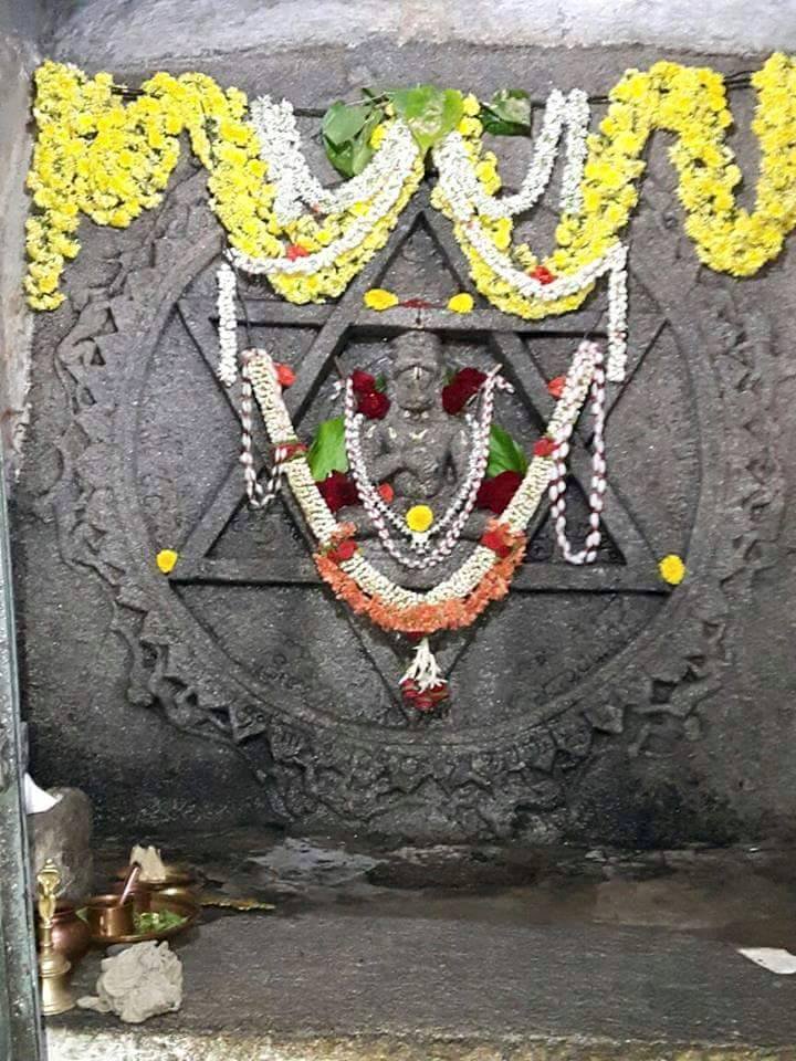 It's regarded, the venue of this temple is where lord Rama and Hanuman met for the first time. It is also believed that Sri Vyasaraja used to draw a picture of lord Hanuman here on the rocks before offering prayers using charcoal and the sketch disappeared after prayers.(2)