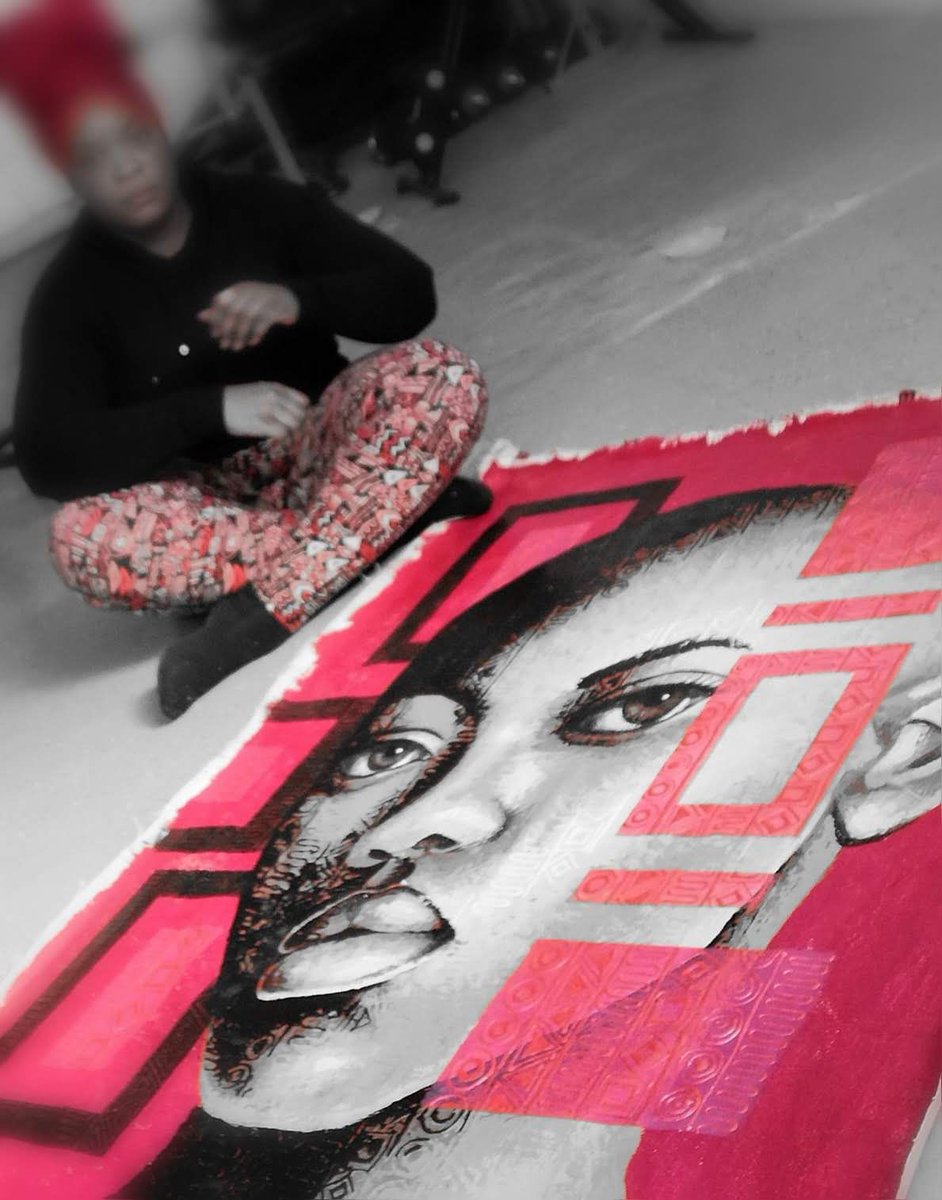 KhalaiJimaseArt's tweet image. I put my concentration face on when I’m varnishing. Large canvases are a pain to cover evenly. Varnish can be finnicky and tedious but I love the outcome! 
#khalaijimase #KJ  #africanart #art #ArtistOnTwitter