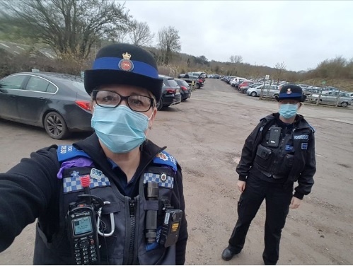 MoleValleyBeat's tweet photo. PCSO'S LILLY and HOTZE patrolling Bocketts Farm in #Fetcham . Handing out leaflets on how to prevent Catalytic converter thefts from vehicles. #PCSOONPATROL
#bockettsfarm
https://t.co/9Ok8GI6Msx https://t.co/TrynRpVj23