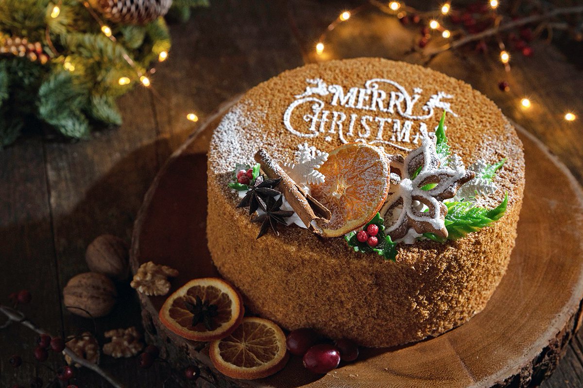 The perfect way to celebrate the season, our artisan cakes are baked &amp; decorated by hand using traditional recipes &amp; only natural quality ingredients - a sure way to delight your loves ones ☺️
Available at our locations from 14th Dec, pre-order now: karawaybakery.com/traditionalcak…