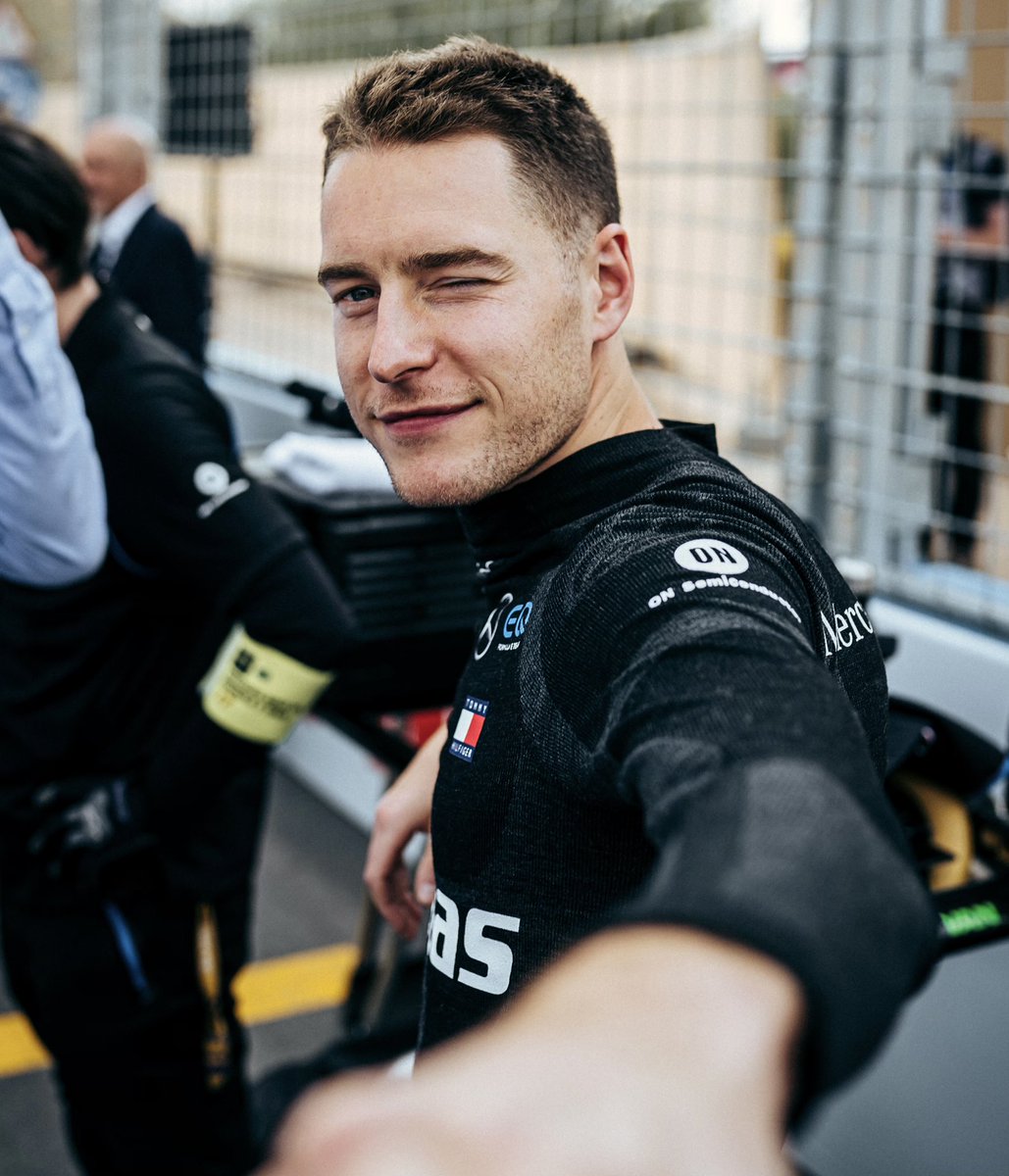 FE 🤝 F1 Excited to have the @MercedesEQFE boys taking part in the post-season @F1 test in Abu Dhabi on Tuesday! ⚡️ Good to have you @nyckdevries and @svandoorne! 👊
