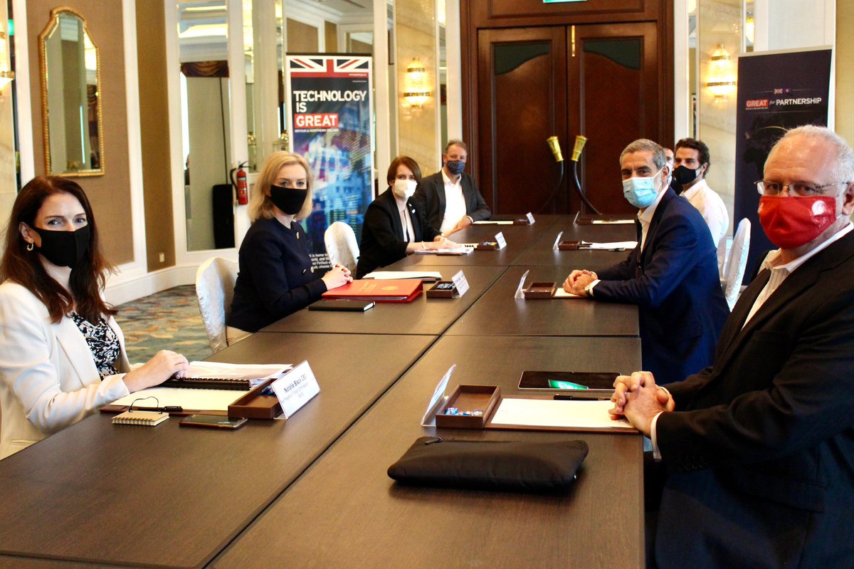 Secretary of State for International Trade  @trussliz met with fintech firms to discuss opportunities in Singapore and into the broader Asia-Pacific region. 2/6