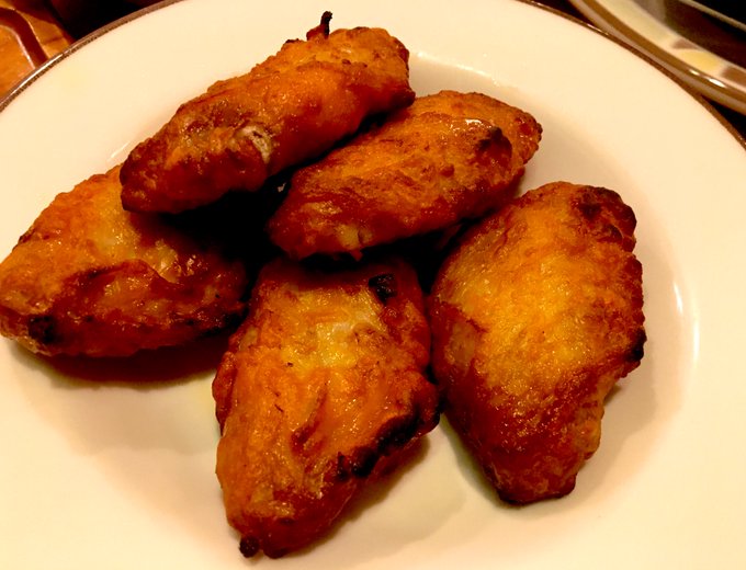 大好きな辛味チキンのでかいやつが新メニューで出たと聞き配当金を握りしめサイゼリヤ とよ田みのるのイラスト