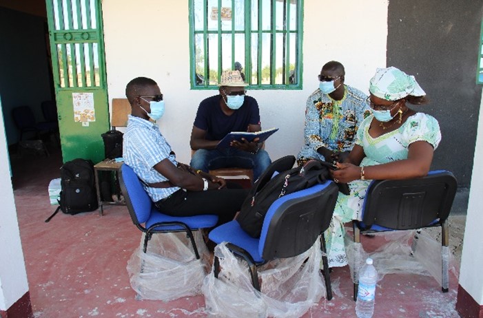 EqualAccessCmr's tweet photo. V2P engage les communautés à faire un état de lieu des initiatives prises lors des précédents dialogues, à vérifier et analyser le niveau de leurs implémentations, et identifier les difficultés auxquelles faisaient face les parties prenantes afin de pérenniser les dialogues.
#V2P https://t.co/wJCQS5acTF