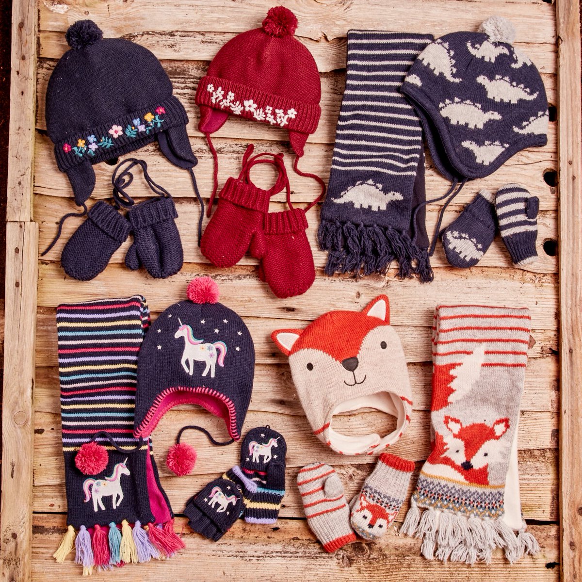 Keep little ones warm this winter with our selection of knitted accessories 🧤 🧣 bit.ly/36XuIn4