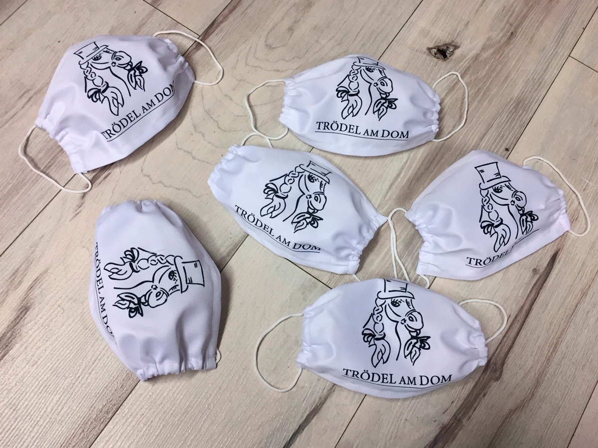 Weitere Masken haben ein neues zu Hause gefunden.
Dank einem integrierten Nasenbügel lässt sich die Maske noch besser an Ihre Gesichtsform anpassen.
#wirhaltenzusammen #corona #maskenpflicht #maskenpflichtdeutschland #wetzlaraltstadt #wetzlartipps #mundnasenbedeckung #werbung