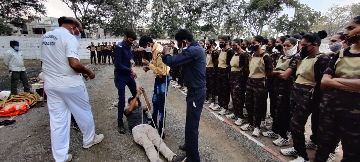 RacMorbi's tweet photo. District Administration,Disaster Management Cell Morbi had   conducted,Disaster management training, Fire and 108 services demonstration for the newly recruited police constables at A-division, police parade ground Morbi. https://t.co/MnFaNHJwqa