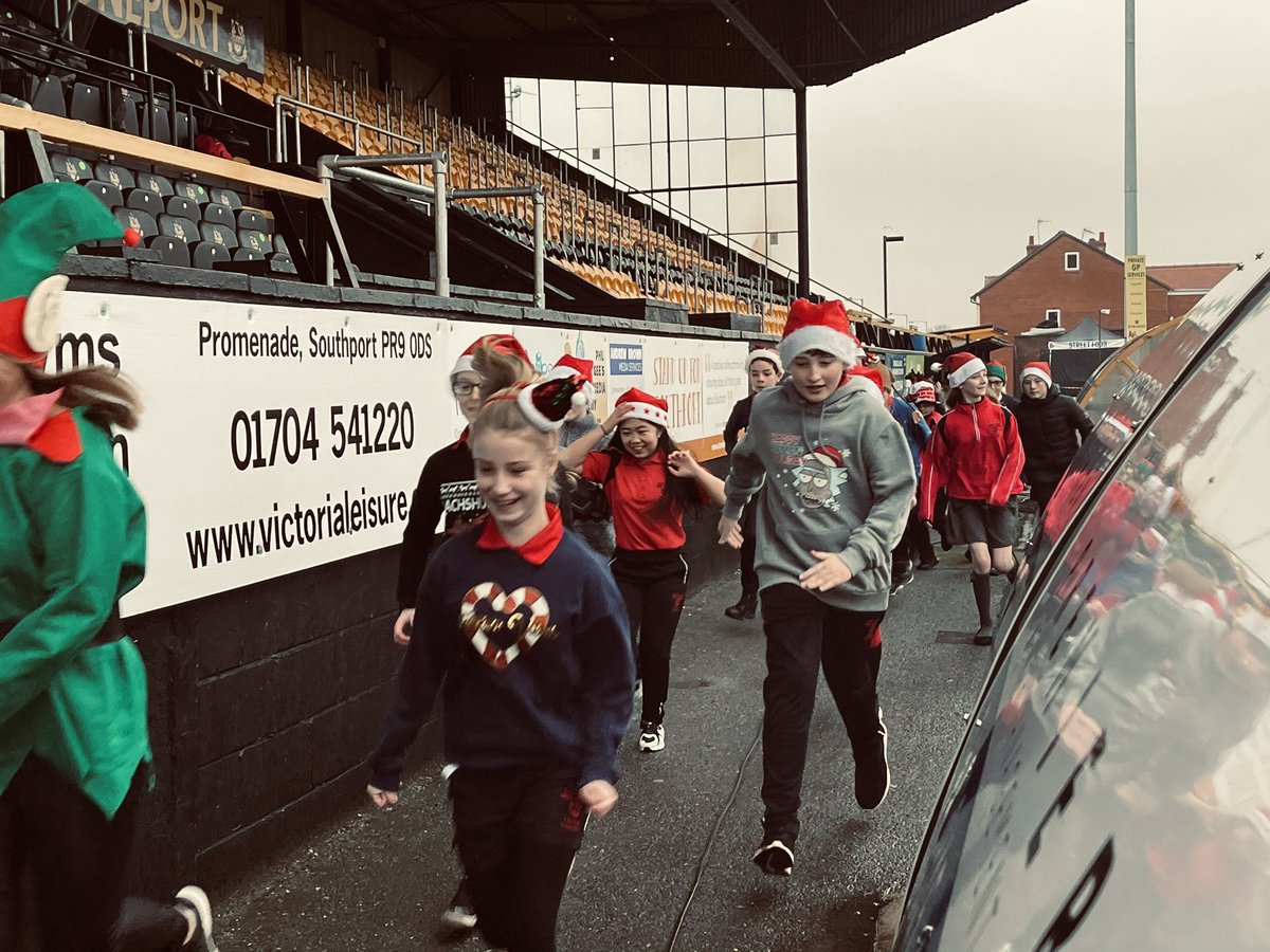 southport_fc's tweet photo. Class 7CC from @MeolsCopHS competing in the Santa Dash to help raise funds for @SouthportFCCF Xmas hamper provisions. 🏃‍♂️🎅

It’s not to late to donate https://t.co/ZrJs0de8io https://t.co/pm0mFMcaqN