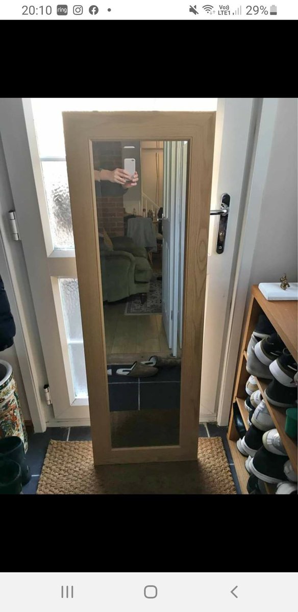 SellingAMirror's tweet photo. Slippers ✔ Hands ✔ Body ❌ https://t.co/tYcOX7AEnT