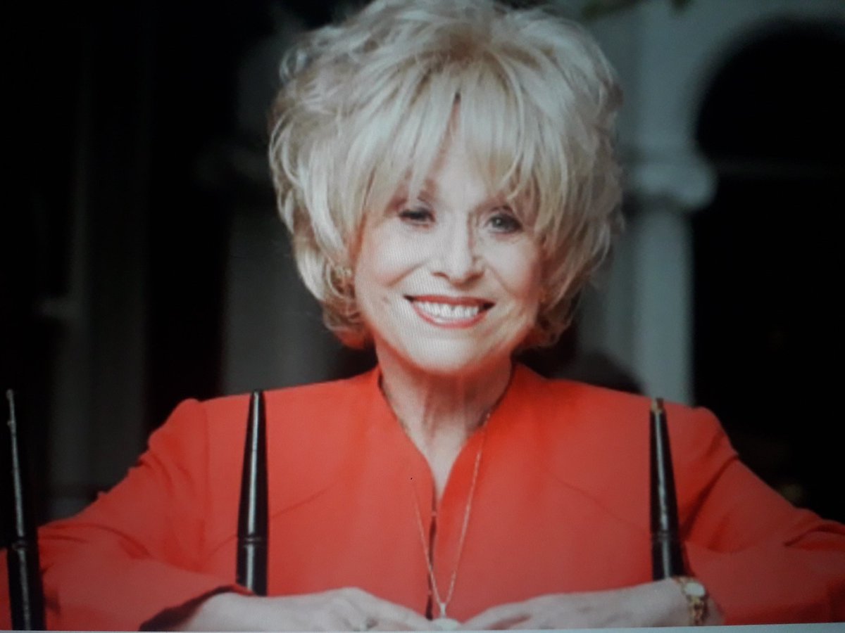 #GetOuttaMyPub 
Another good one gone.
One of biggest TV icons and queen of the screen. R.I.P 😪
#EastEnders #CarryOn #Queenofscreen