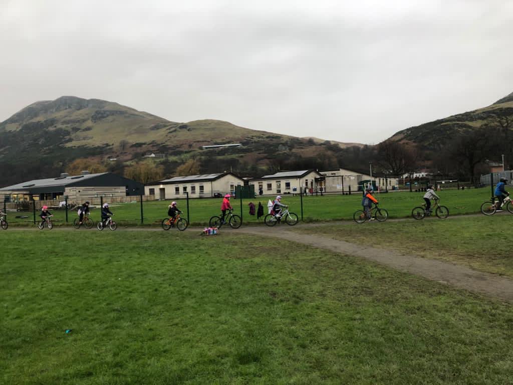 MenstriePrimary's tweet photo. What a great day for P6J all completing their level 1 bikeability training. Thank you #activeclacks #bikeability . So much fun! https://t.co/sDBht0ReeL