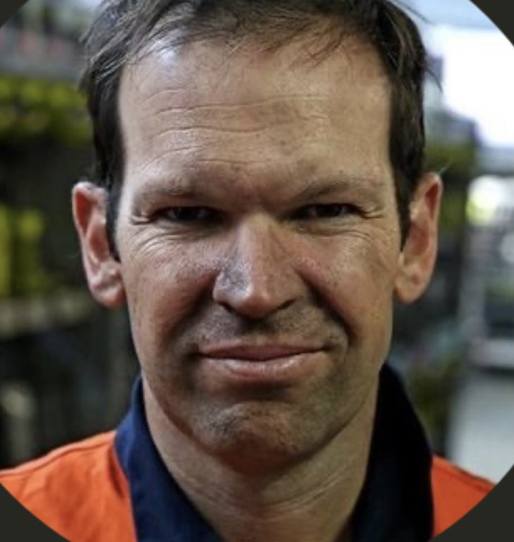 The man on the left is Grant Howard. He is a real coal miner (photo SMH). The man on the right is pretending to be a coal miner. He is a Senator. Note that the real coal miner has no coal dust where he wears his mask while the pretend coal miner has soot all over his face.