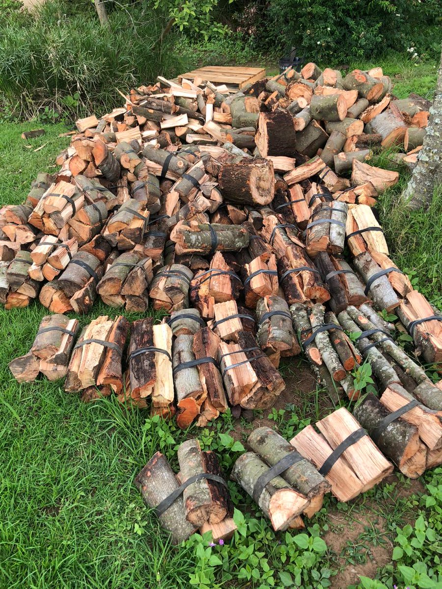BulelaniGoqwana's tweet image. Hit me up if ufuna some fire wood. RT for awareness