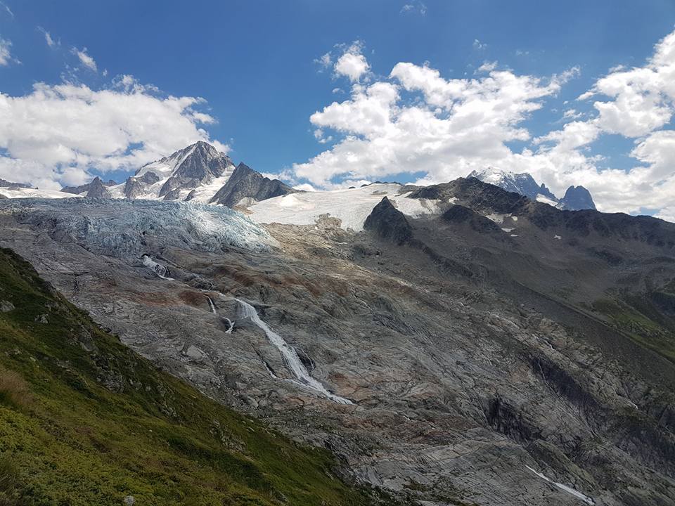 At least 600 glaciers have disappeared completely over the past decades, affecting water supplies relied on by billions living downstream. Many more are melting rapidly... #MountainsMatter