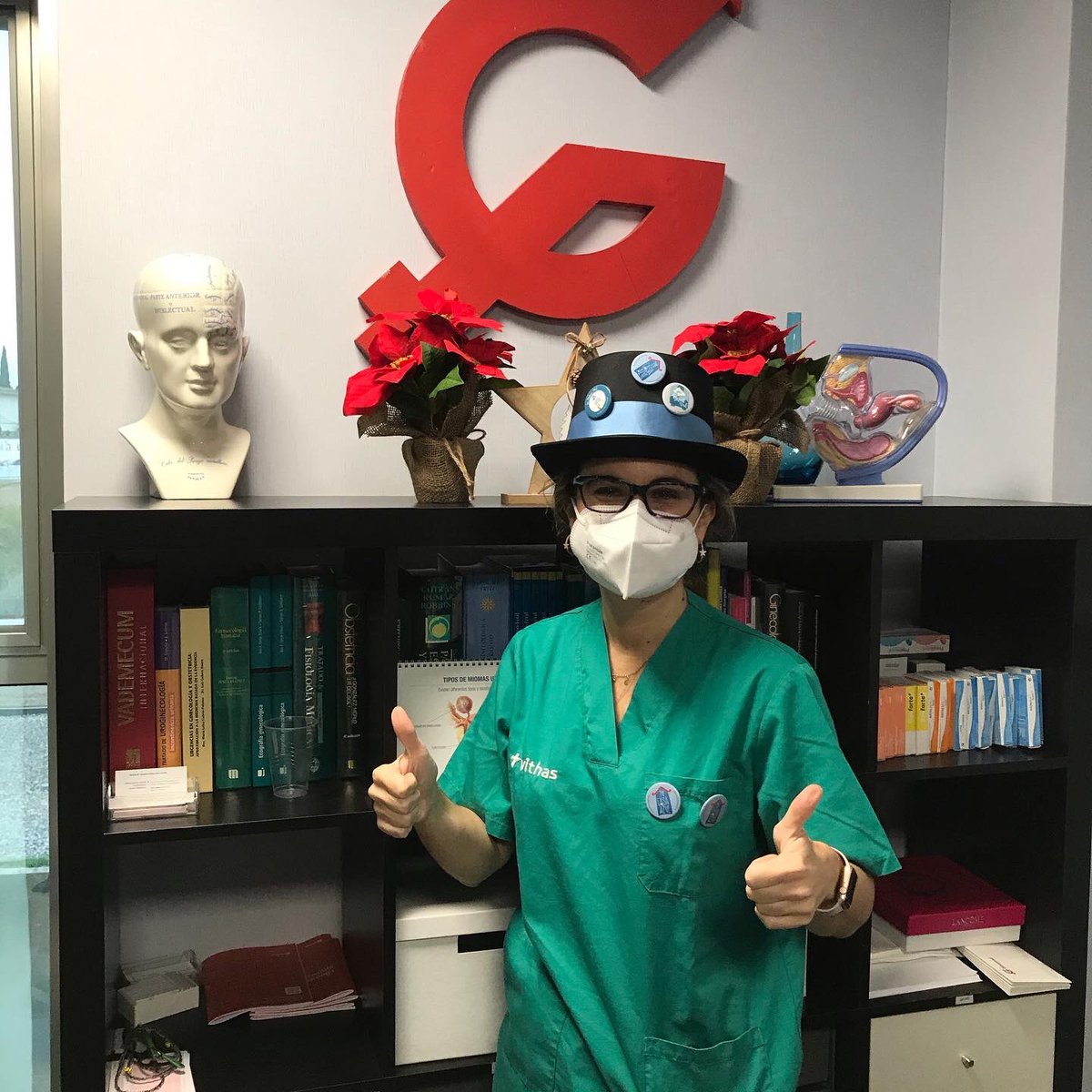 Hoy me toca agradecer que una gran profesional, <a href="/dra/">どら＠常時寝起き</a>.marinsegura, pero MEJOR PERSONA se haya sumado a la colaboración del reto #TuCasaAzul. 

Con gente así, éxito garantizado. 

En nombre de La Fundación el Gancho Infantil y la Fundación Ronald McDonald, gracias mil!!!!