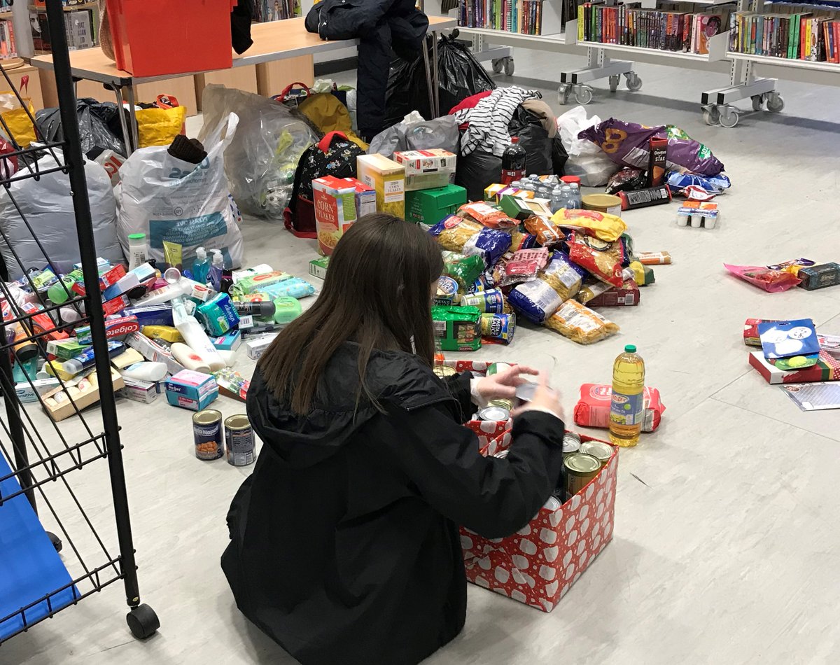 OrchardMead's tweet photo. This week we have been busy organising the donations we have received for the TMET Christmas Community Hug. A huge thank you to all those who have donated for their kindness and generosity. #TMETBigChrsitmasCommunityHug #TMET7Cs #TMETCommunity #TMETCharity https://t.co/oPNVT20lWO