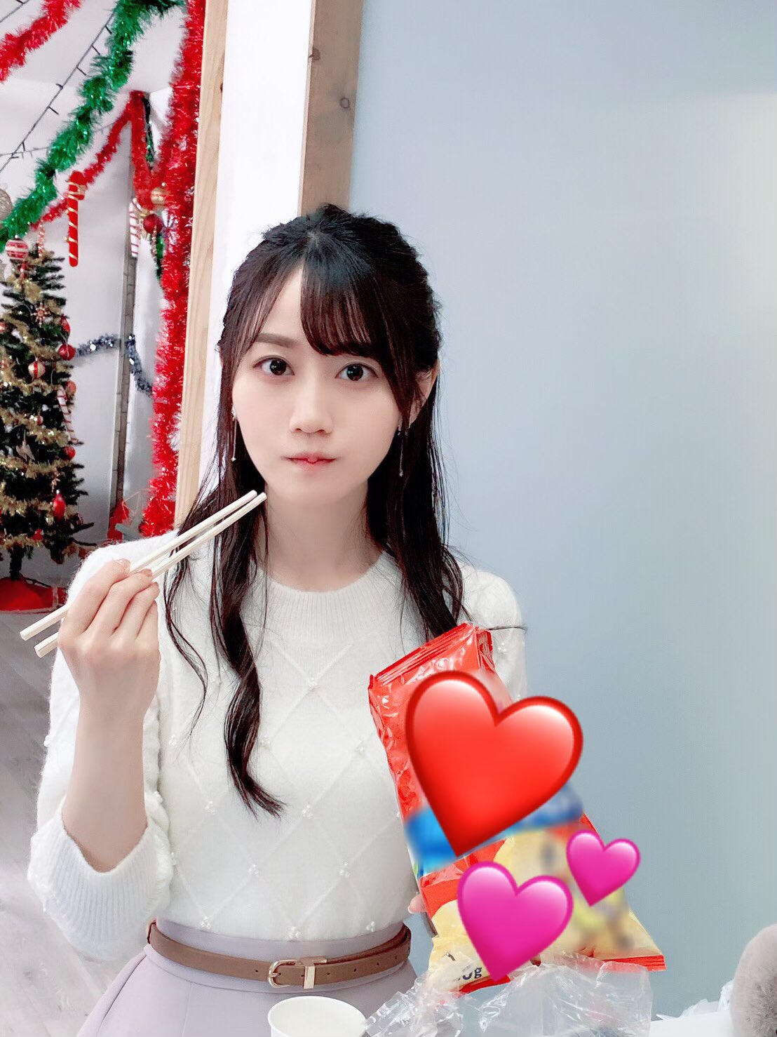 HoneyCinnamon×小倉 唯 BIGスウェット ホワイト HoneyCinnamon×小倉 唯のコラボアパレル登場♪「カワウソくん